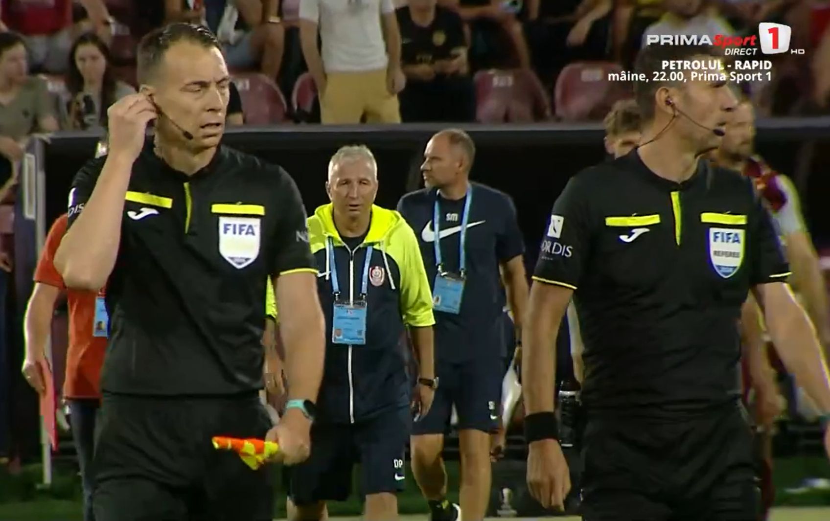 Dan Petrescu, reacție nervoasă la pauza meciului CFR Cluj - Universitatea Craiova Captură Prima Sport