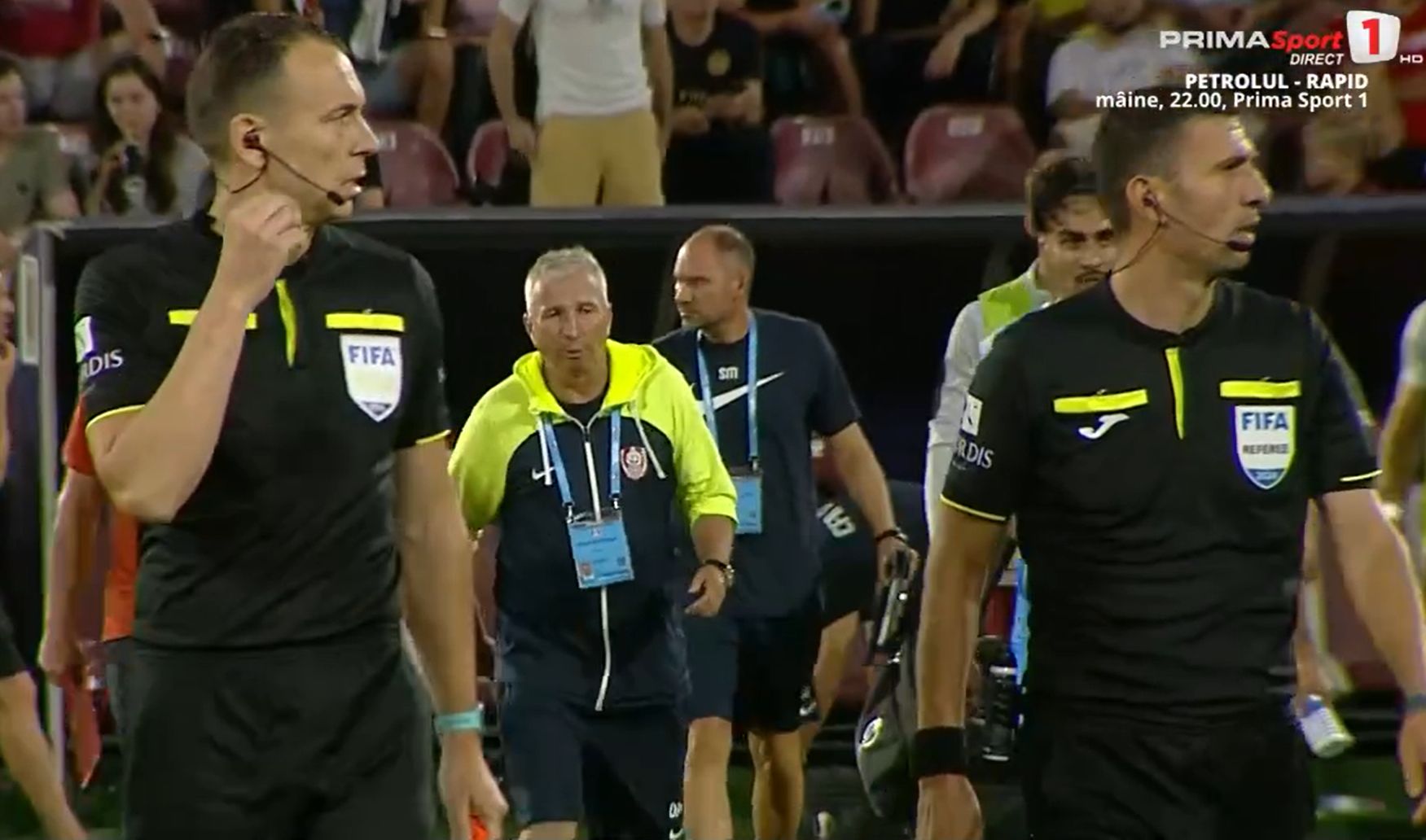 Dan Petrescu, reacție nervoasă la pauza meciului CFR Cluj - Universitatea Craiova Captură Prima Sport