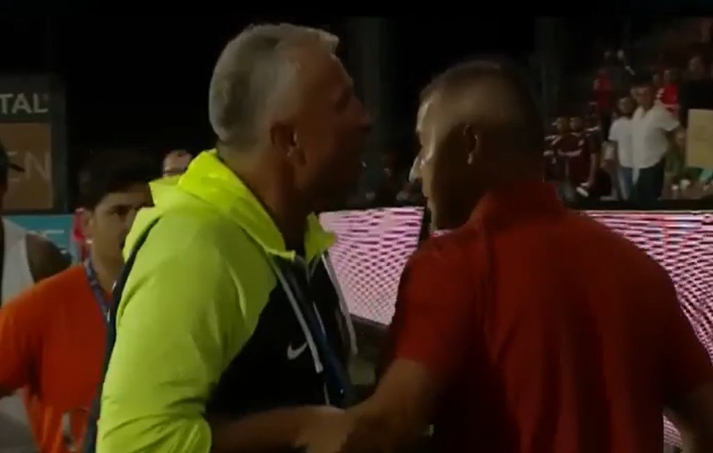 Dan Petrescu, reacție nervoasă la pauza meciului CFR Cluj - Universitatea Craiova Captură Prima Sport