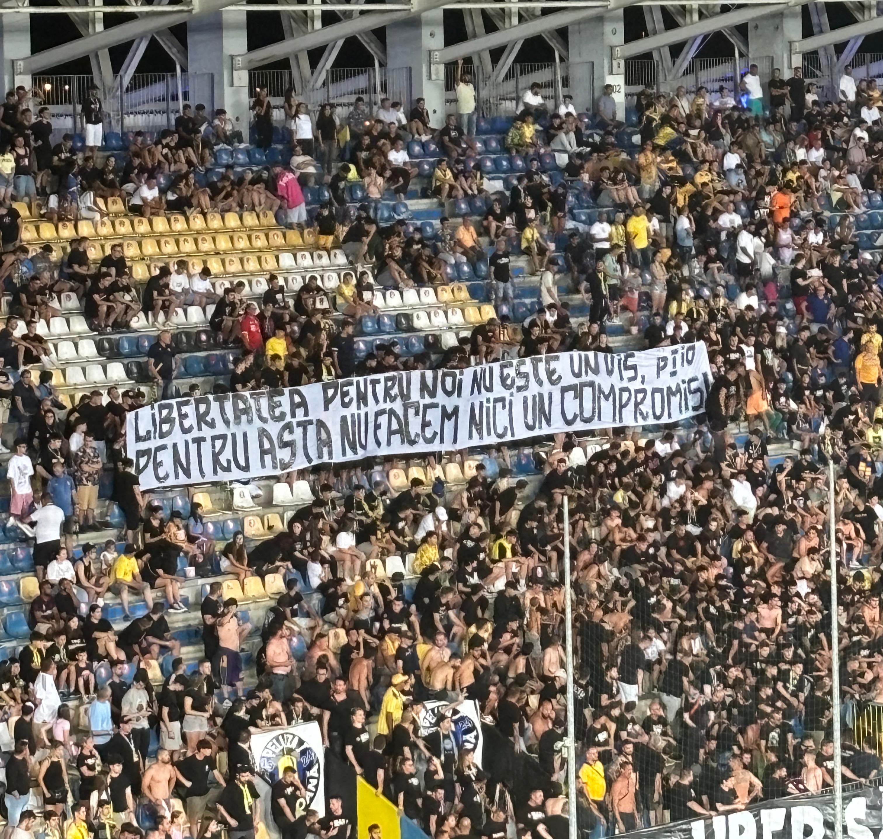 Petrolul - Rapid, meci