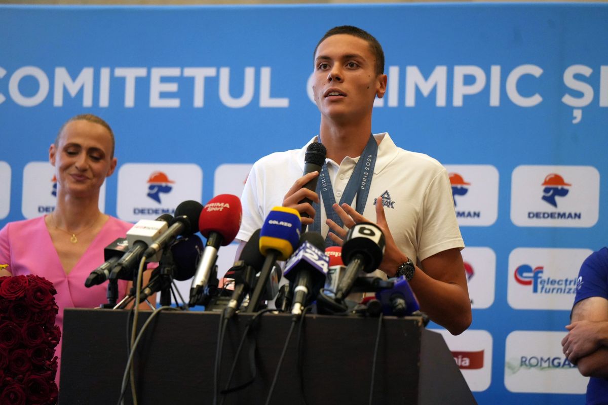 David Popovici s-a întors în România (foto: GOLAZO.ro)