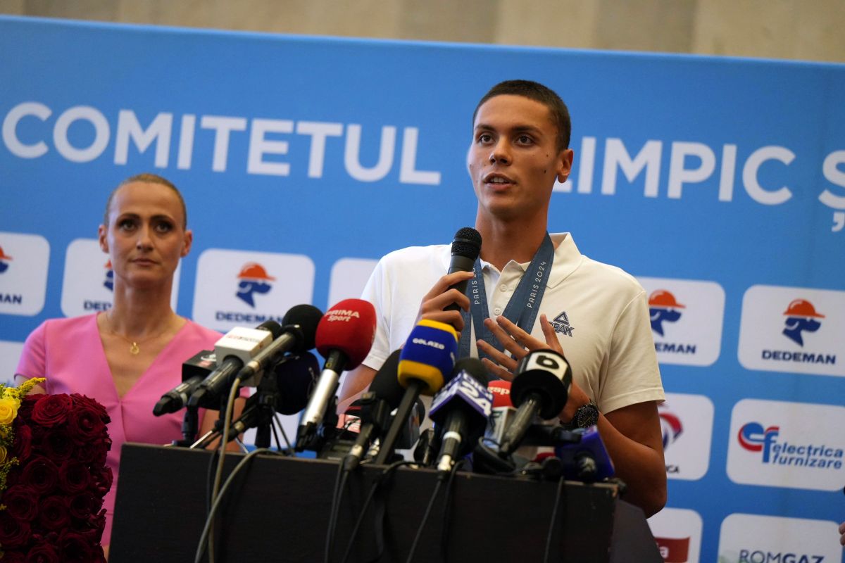 David Popovici s-a întors în România (foto: GOLAZO.ro)