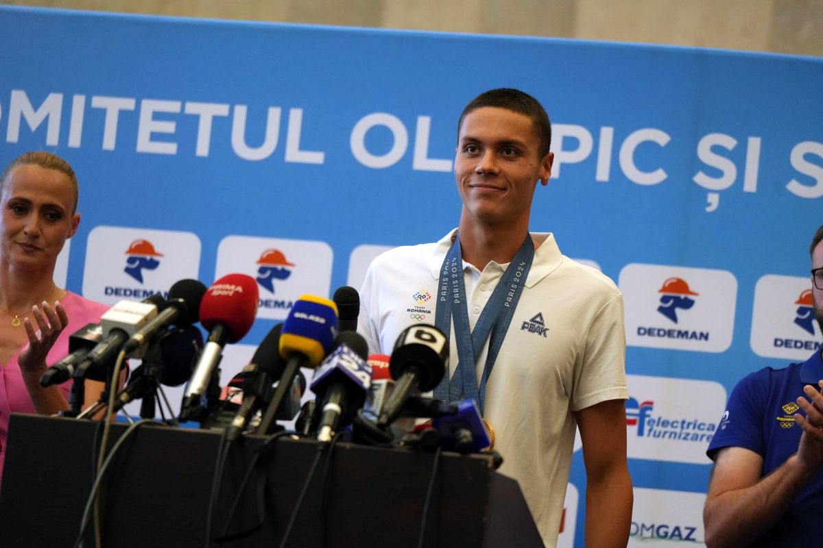 David Popovici s-a întors în România (foto: GOLAZO.ro)