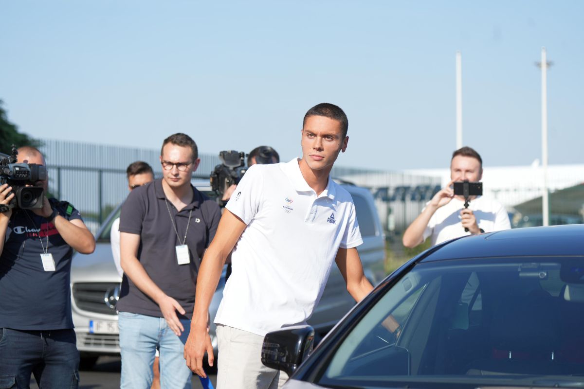David Popovici s-a întors în România (foto: GOLAZO.ro)
