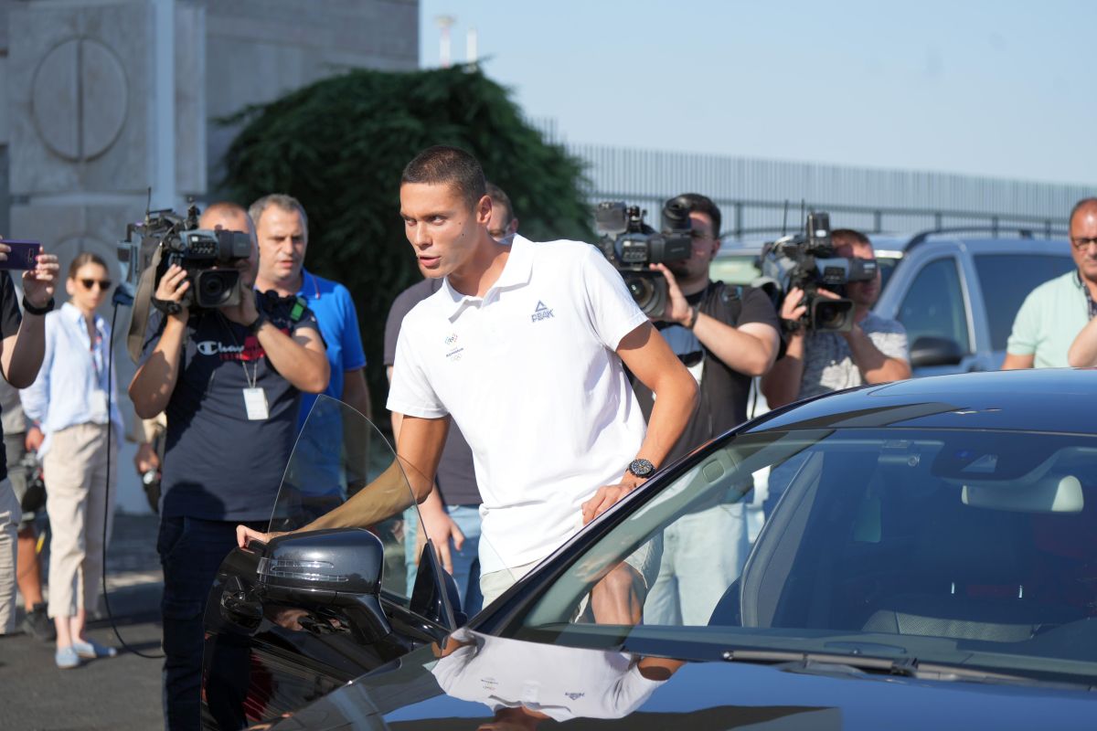 David Popovici s-a întors în România (foto: GOLAZO.ro)