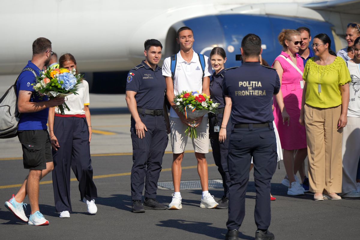 David Popovici s-a întors în România (foto: GOLAZO.ro)