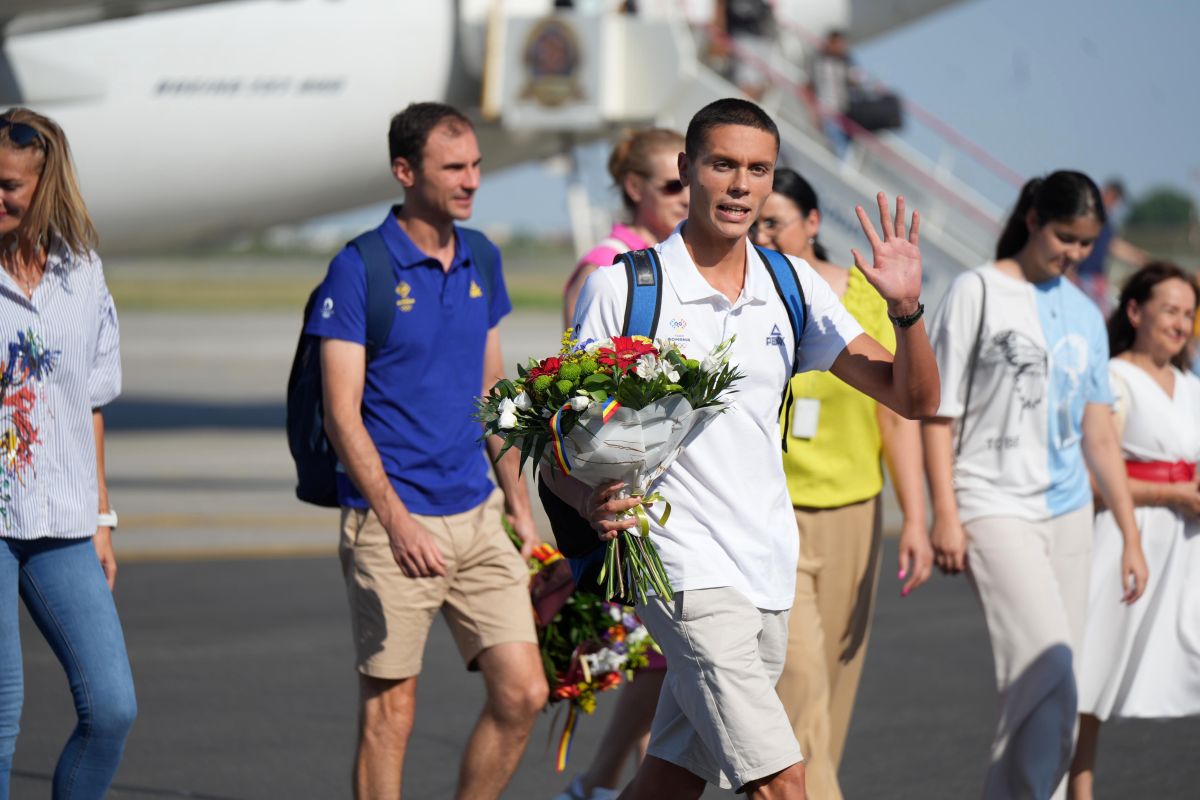David Popovici s-a întors în România (foto: GOLAZO.ro)