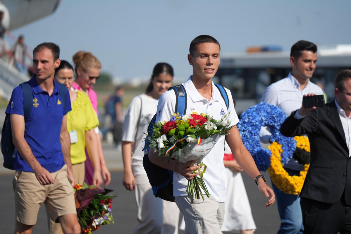 David Popovici s-a întors în România (foto: GOLAZO.ro)