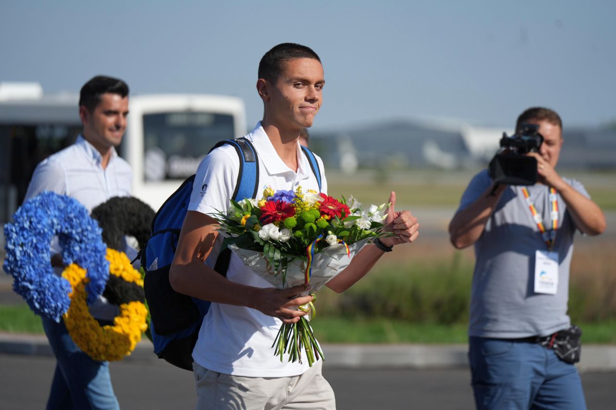 David Popovici s-a întors în România (foto: GOLAZO.ro)
