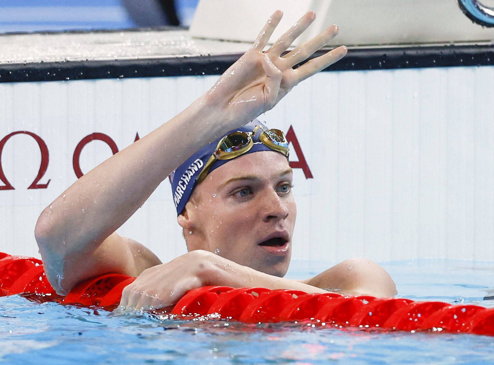 Leon Marchand, la sfârșitul celei de-a 4-a finale câștigate la Paris 2024 Foto: Imago