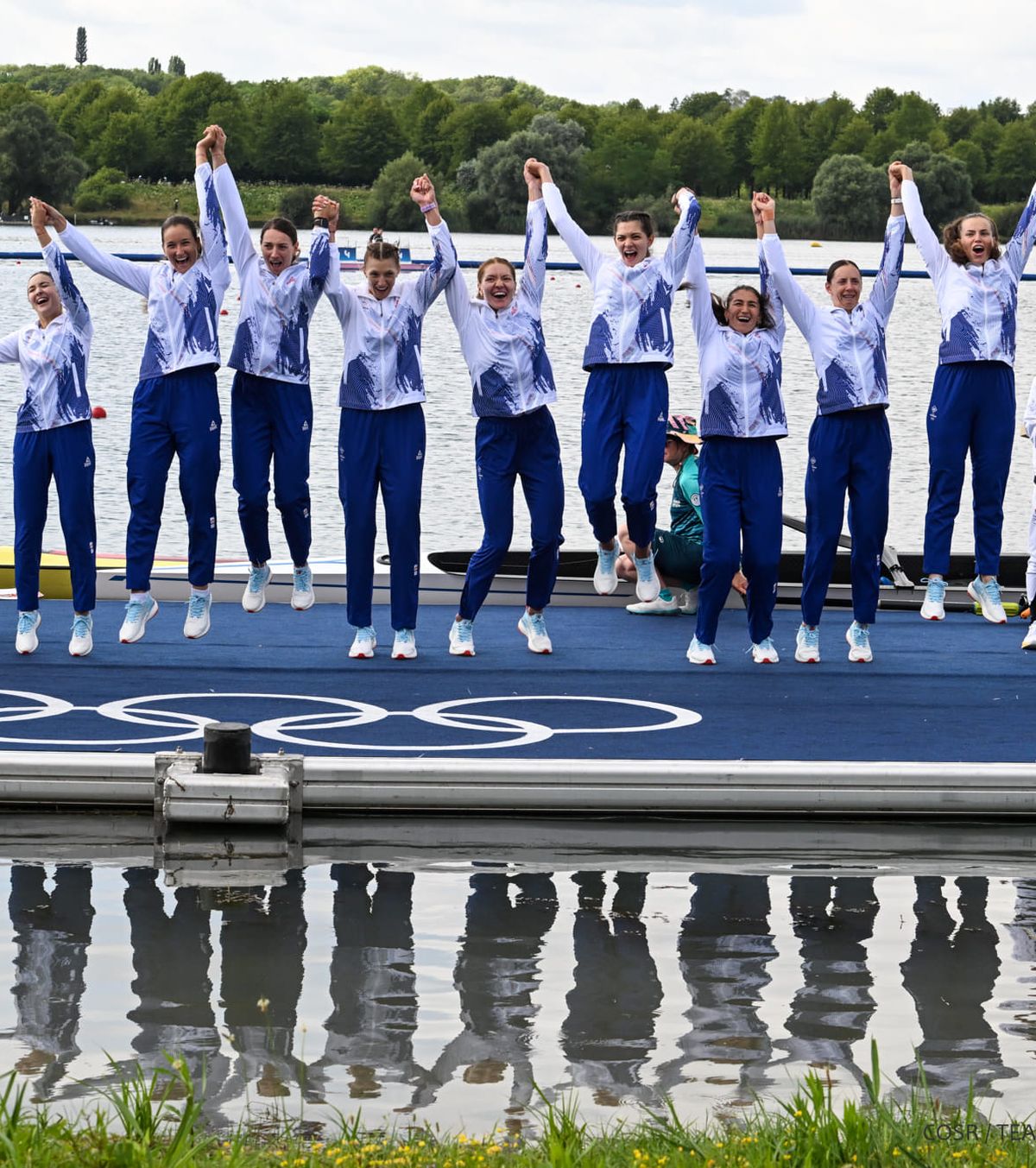 Reac&#539;ii de aurPresa britanic&#259;, &bdquo;chapeau&rdquo; pentru echipajul feminin de 8+1 al Rom&acirc;niei: &bdquo;S&#259; domini cursa astfel, tot respectul!&rdquo;