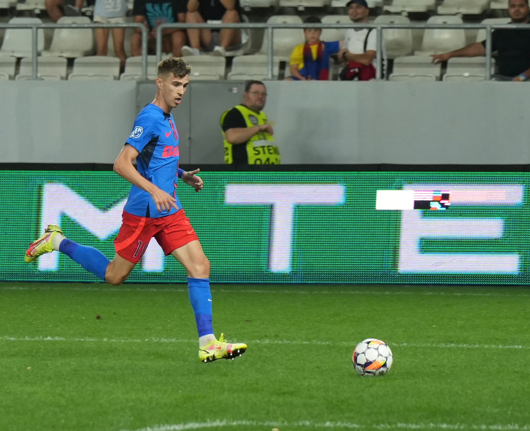FCSB -UTA ARAD .jpeg