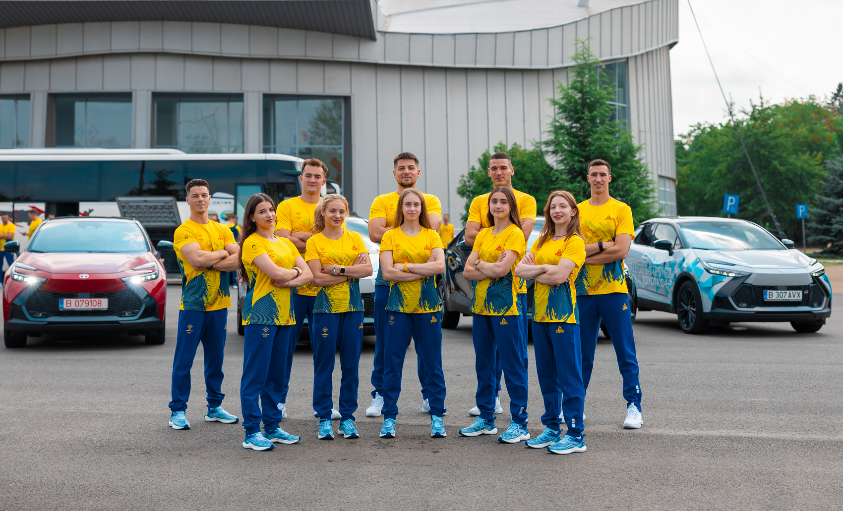 O parte dintre sportivii români înainte de JO Paris 2024, la o acțiune a sponsorului. Foto: Toyota România