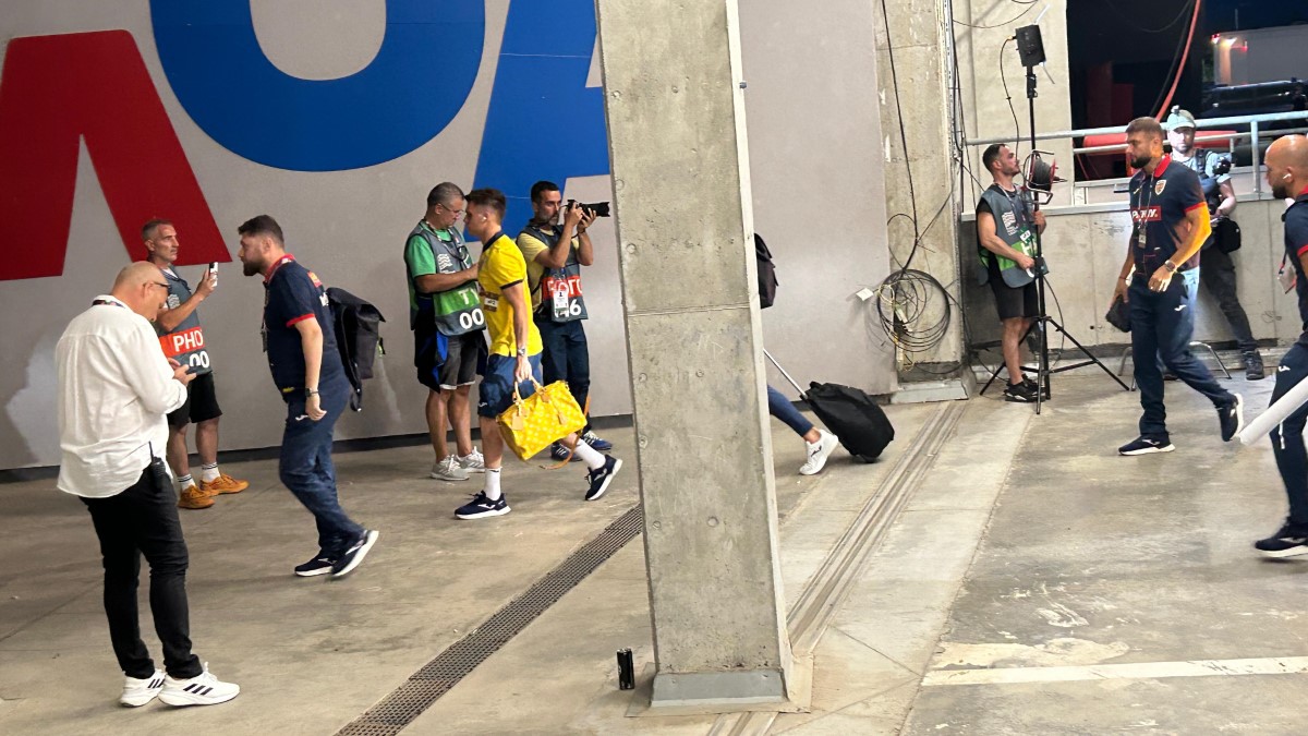 România - Lituania: „tricolorii” au ajuns la stadion