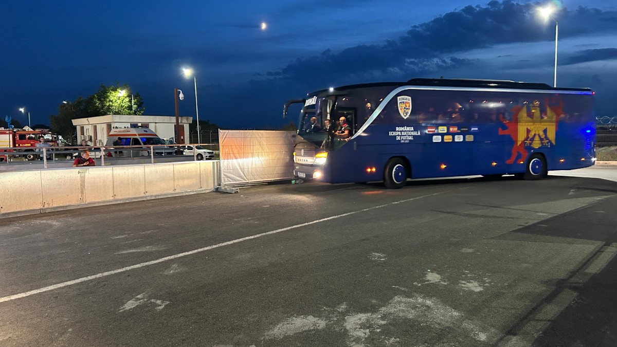 România - Lituania: „tricolorii” au ajuns la stadion