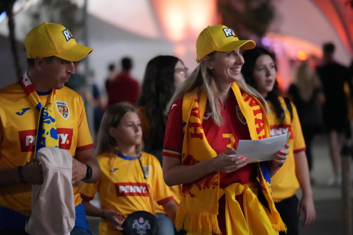 România - Lituania: fanii ajung la stadion