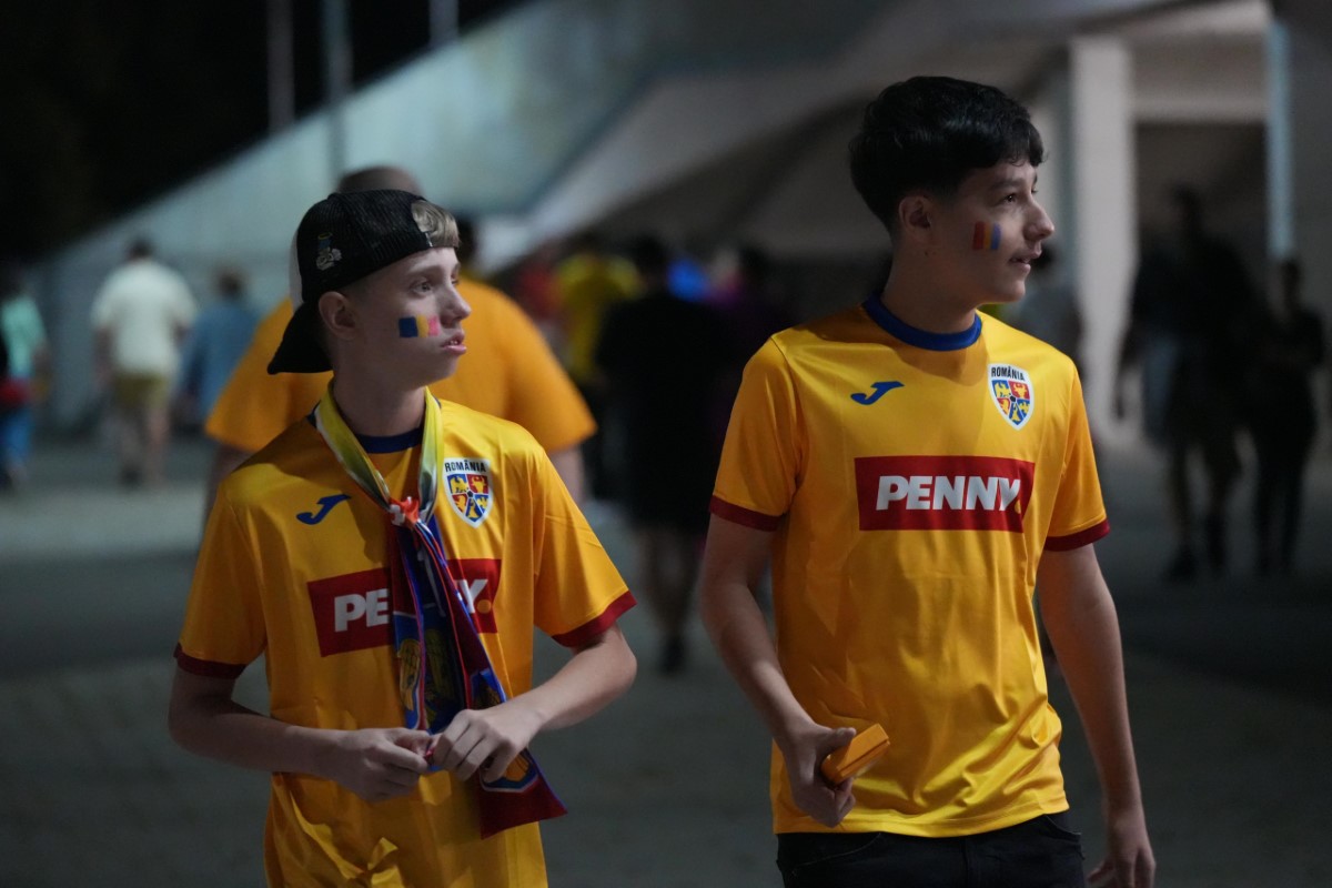 România - Lituania: fanii ajung la stadion