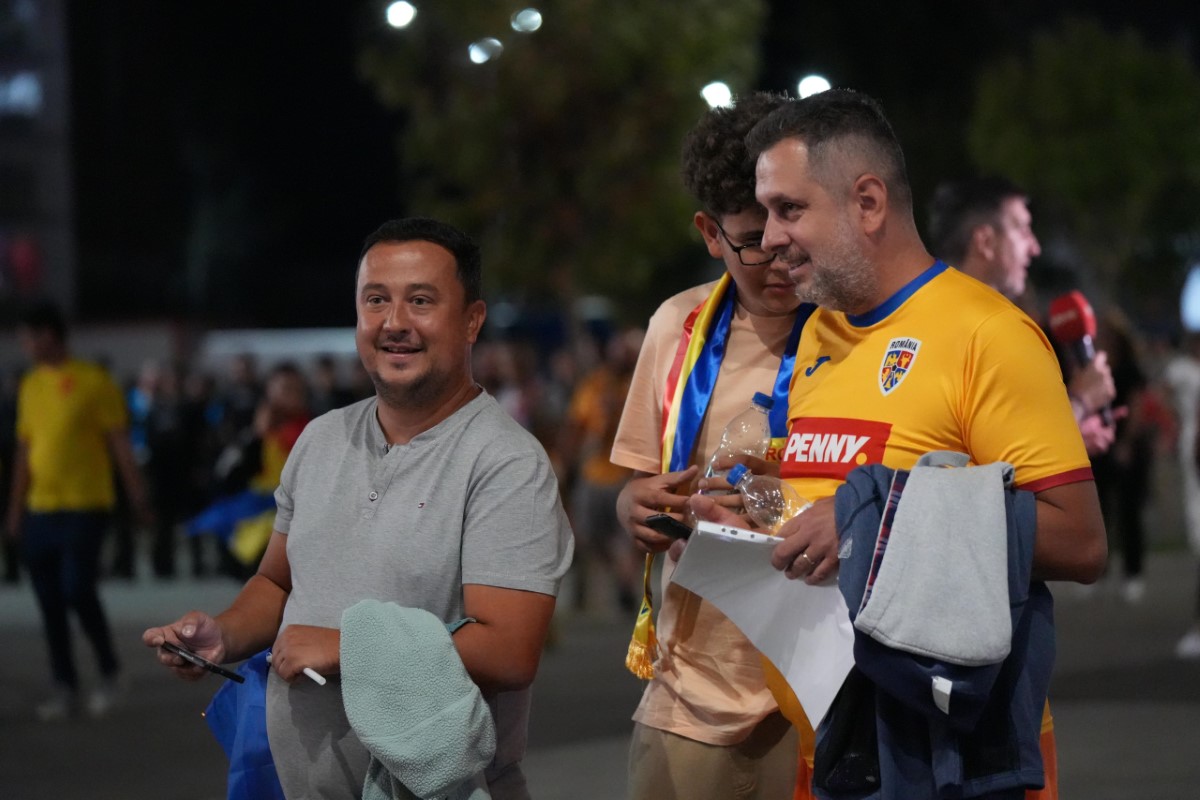 România - Lituania: fanii ajung la stadion