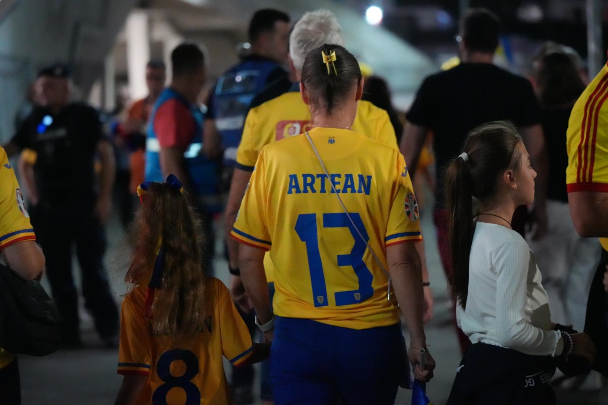 România - Lituania: fanii ajung la stadion