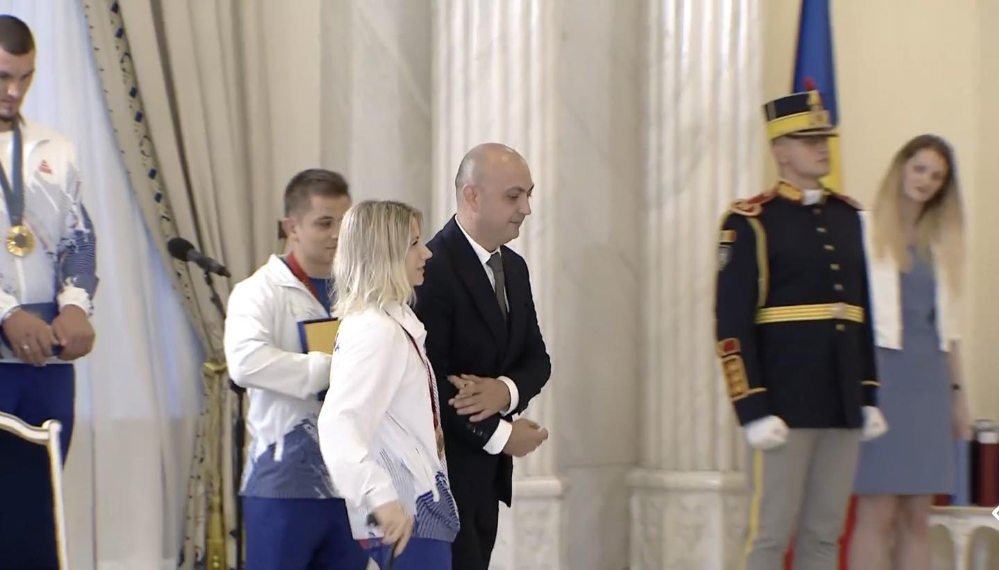 Sportivii români, premiați la Cotroceni. Capturi Administrația Prezidențială (1).jpg