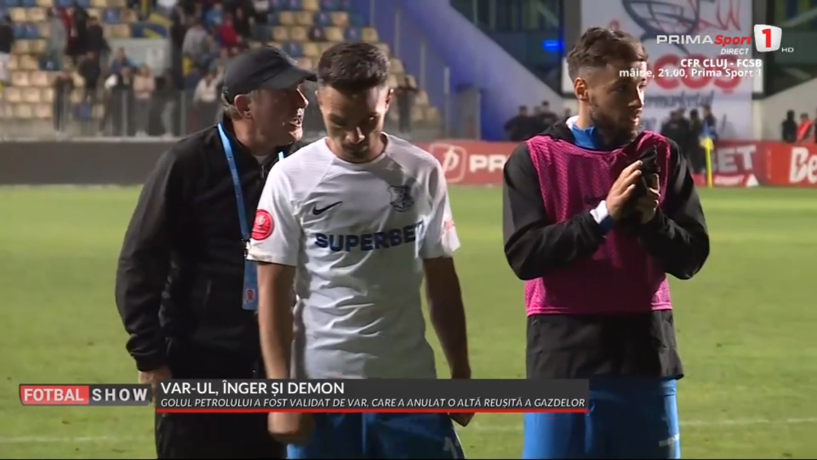 Conflict Hagi - Sîrbu în Farul - Petrolul (12).jpg
