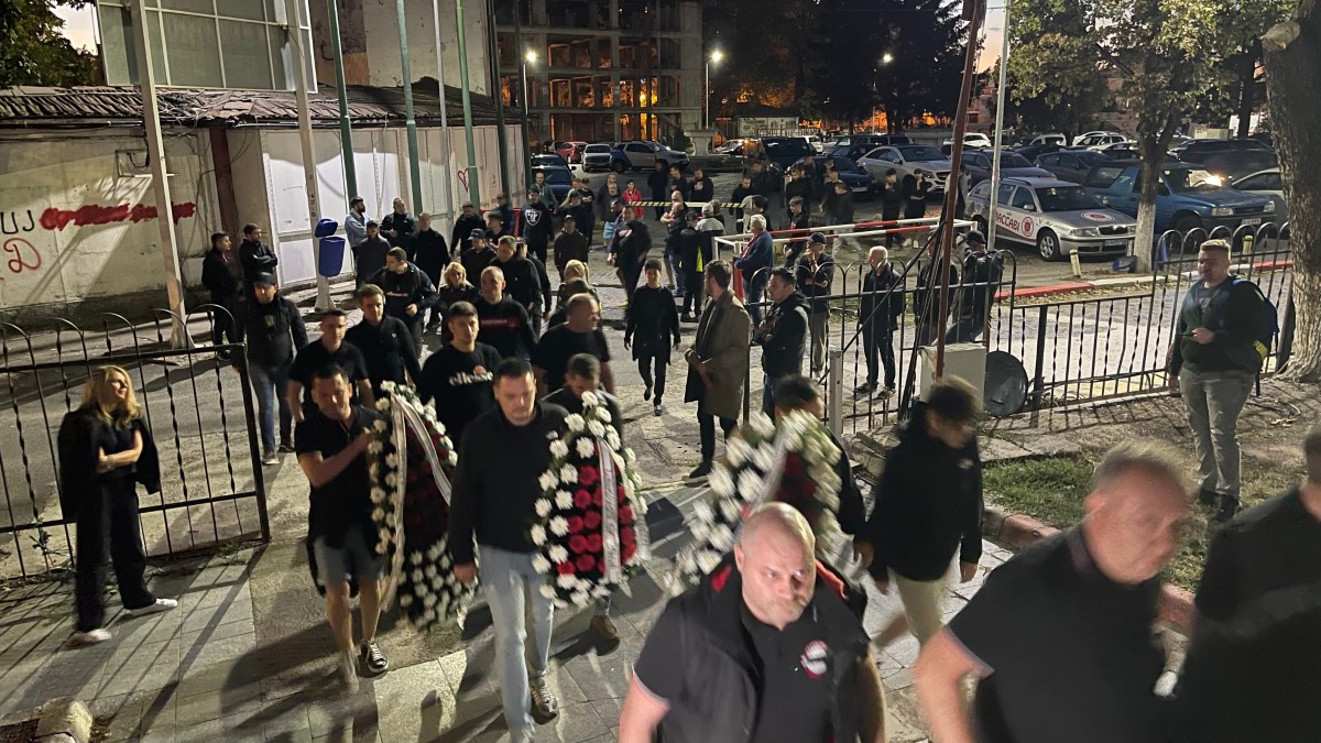 Galeriile lui Dinamo și U Cluj, omagiu pentru Gigi Mulțescu