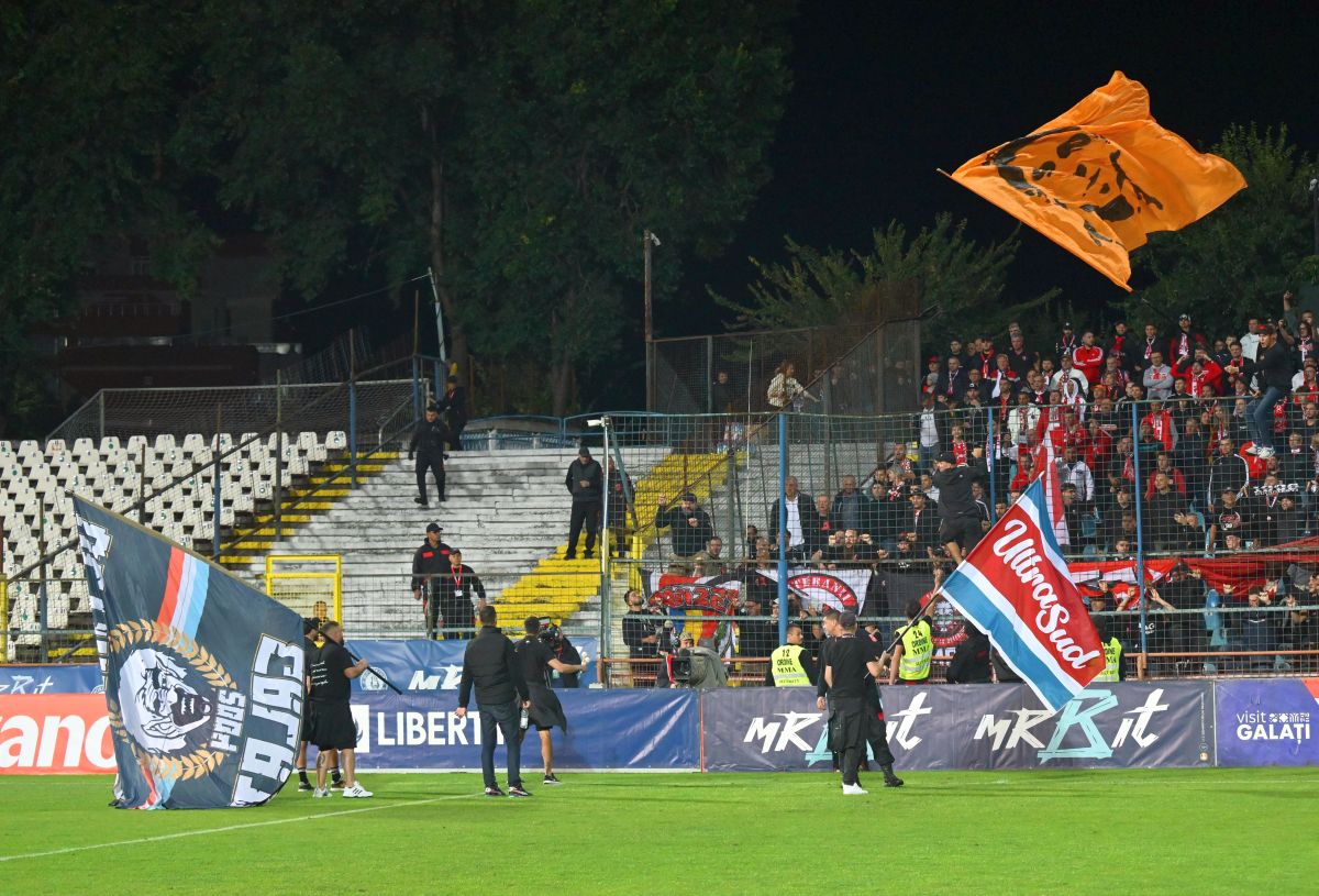 Oțelul Galați - Dinamo. Dinamoviștii, provocați de fanii gălățeni (foto: Raed Krishan/GOLAZO.ro)