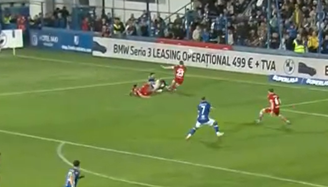 Farul - Dinamo: penalty-ul cerut de Ganea
