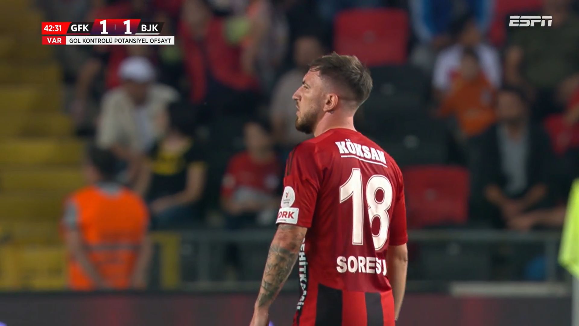 Gol anulat al lui Deian Sorescu vs Beșitaș Capturi ESPN (2).jpg