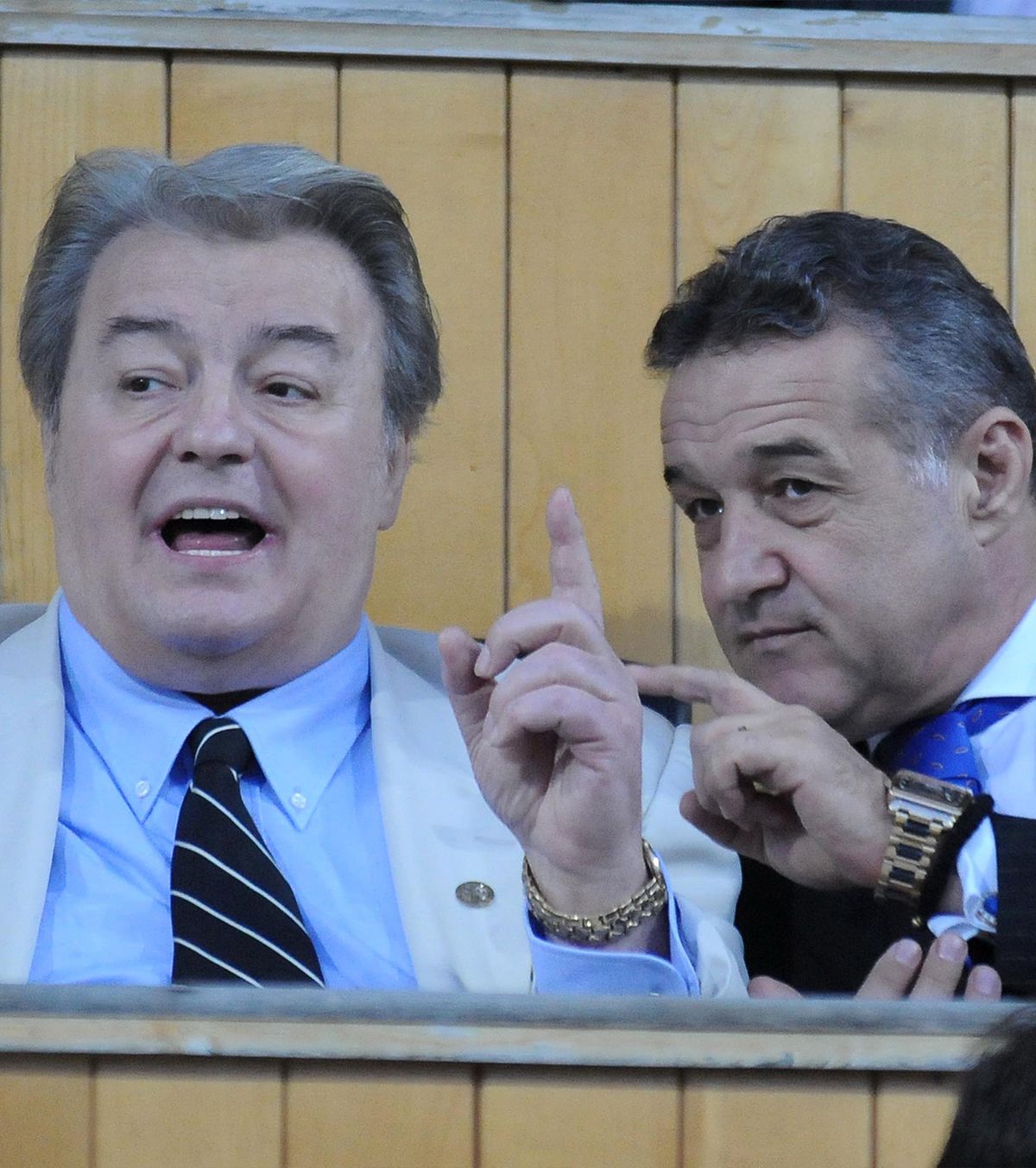 Corneliu Vadim Tudor și Gigi Becali (foto: Sportpictures)