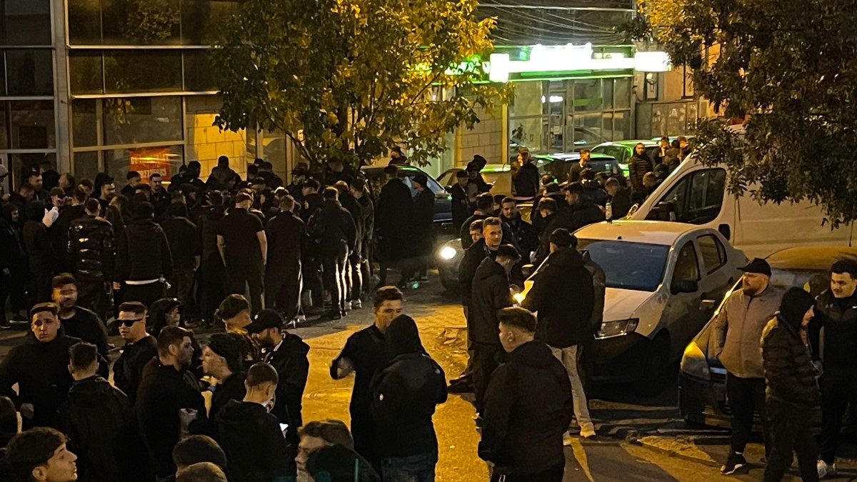 Dinamo - FCSB: fanii campioanei, corteo spre Arena Națională. Foto: Iosif Popescu