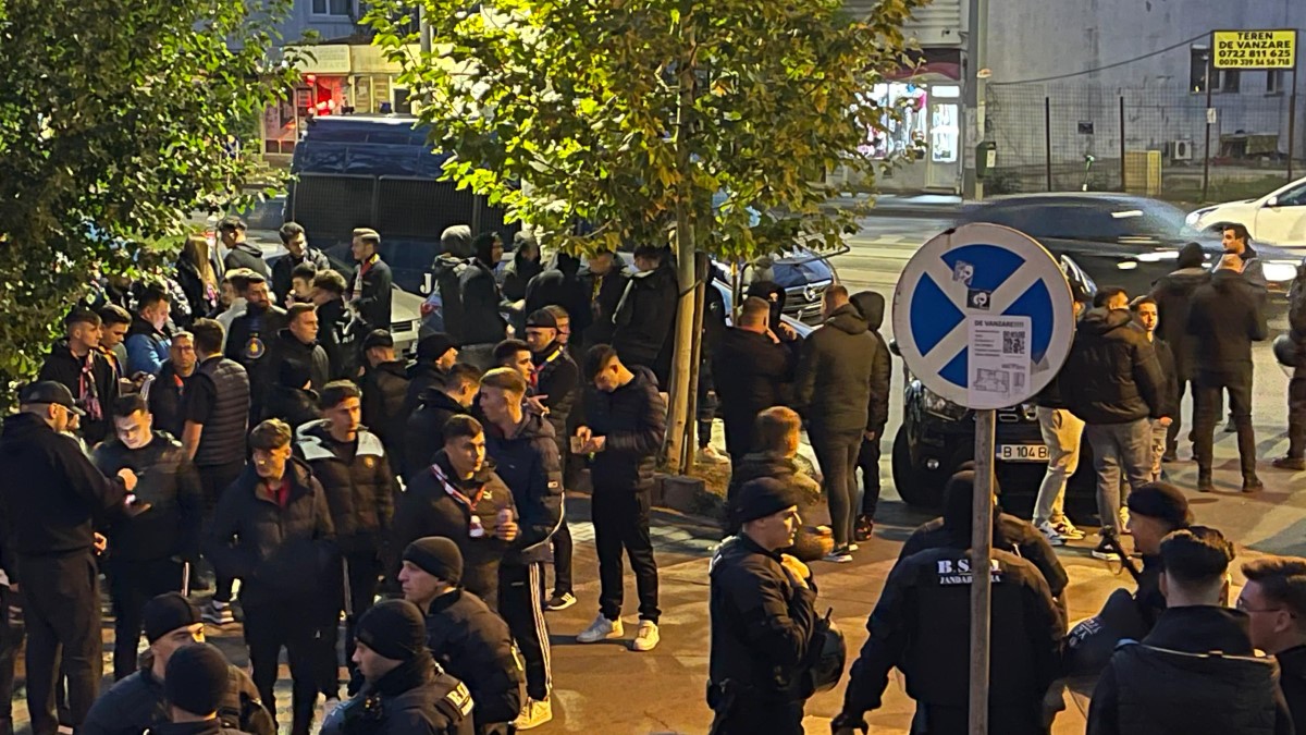 Dinamo - FCSB: fanii campioanei, corteo spre Arena Națională. Foto: Iosif Popescu