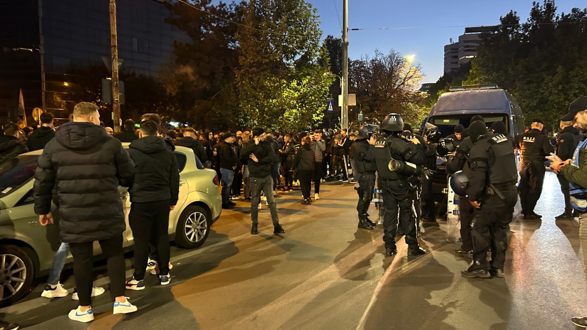 Dinamo - FCSB: fanii campioanei, corteo spre Arena Națională. Foto: Iosif Popescu