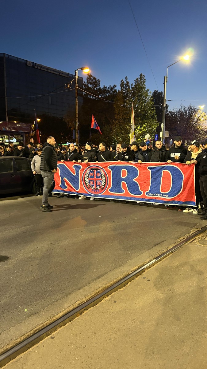 Dinamo - FCSB: fanii campioanei, corteo spre Arena Națională. Foto: Iosif Popescu