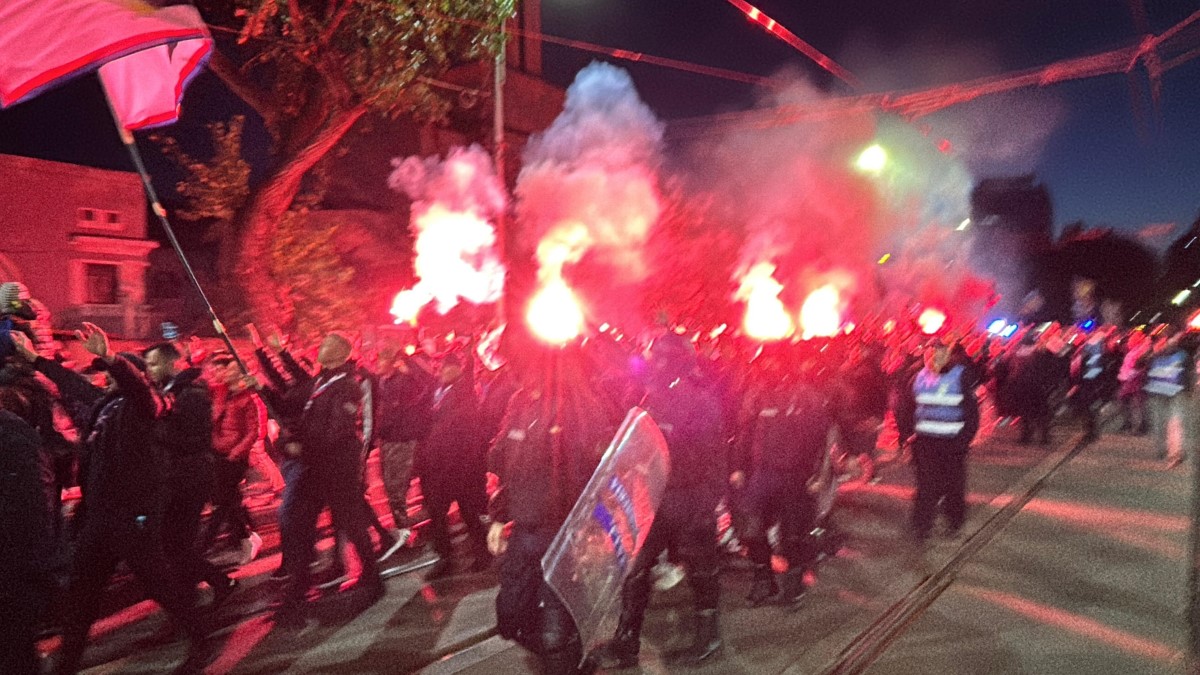 Dinamo - FCSB: fanii campioanei, corteo spre Arena Națională. Foto: Iosif Popescu