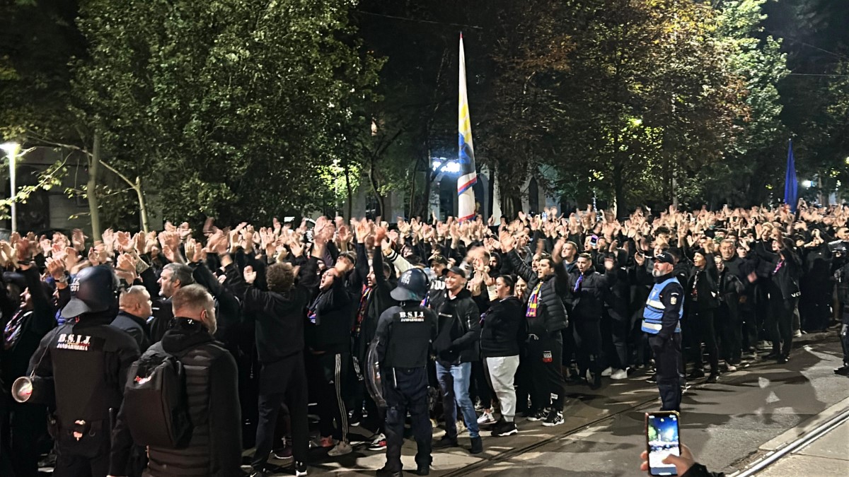 Dinamo - FCSB: fanii campioanei, corteo spre Arena Națională. Foto: Iosif Popescu