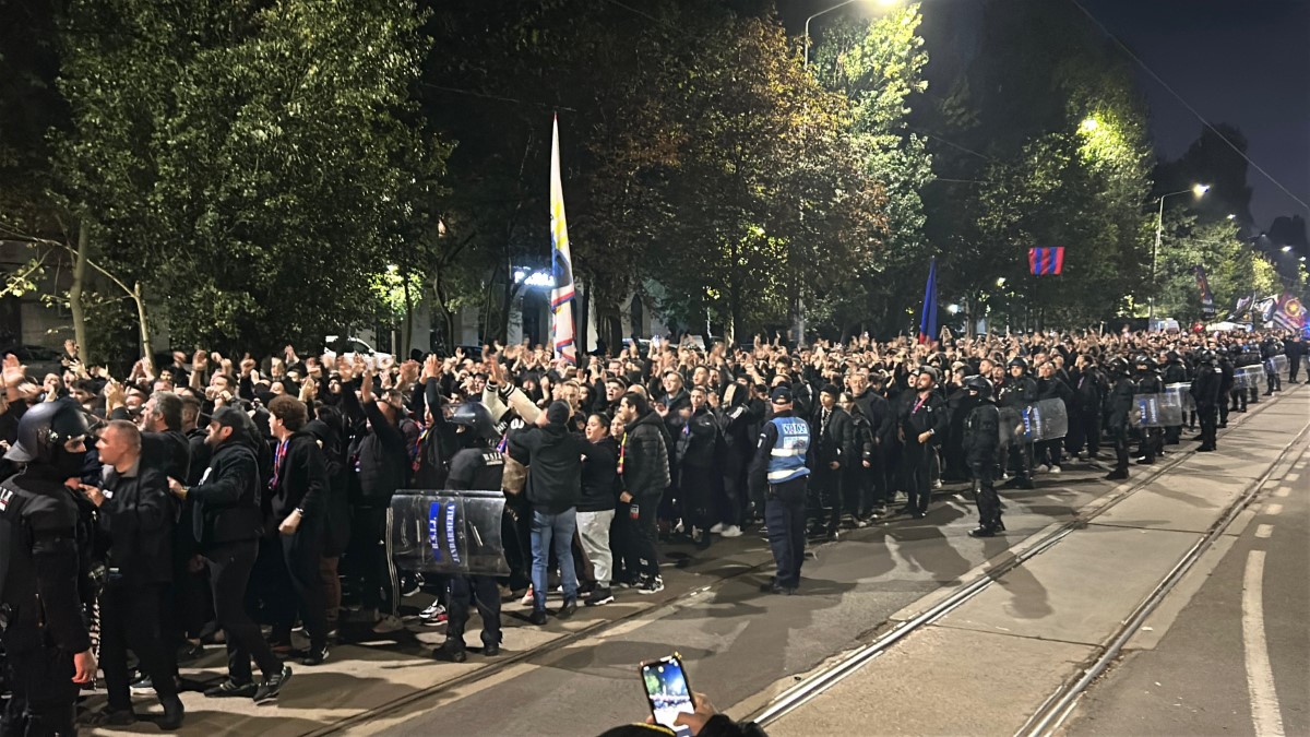 Dinamo - FCSB: fanii campioanei, corteo spre Arena Națională. Foto: Iosif Popescu