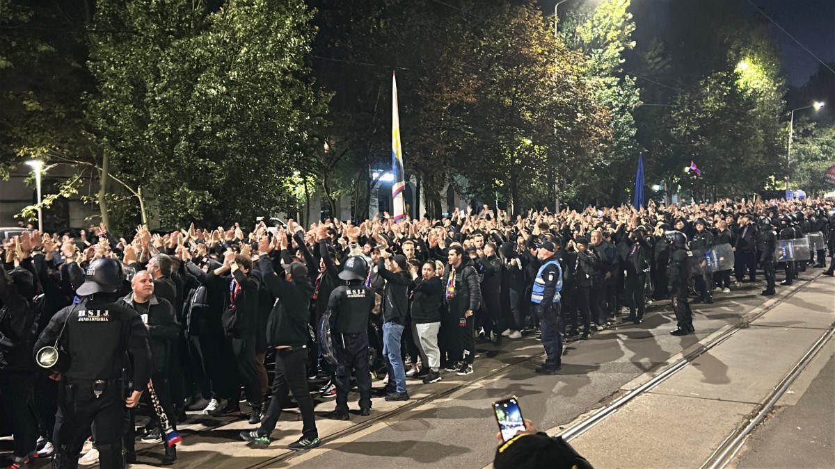 Dinamo - FCSB: fanii campioanei, corteo spre Arena Națională. Foto: Iosif Popescu