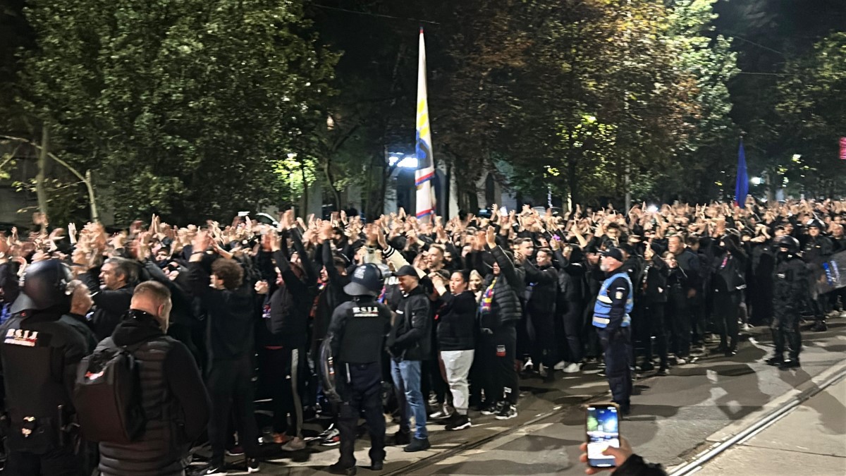 Dinamo - FCSB: fanii campioanei, corteo spre Arena Națională. Foto: Iosif Popescu