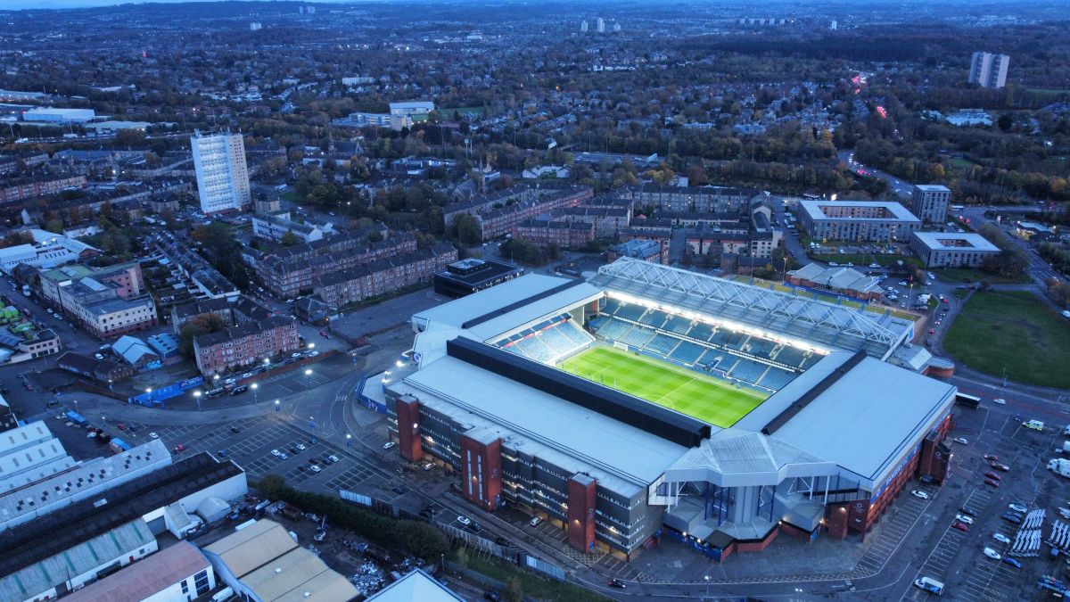 Ibrox Stadium văzut din dronă (foto: Iosif Popescu/GOLAZO.ro)