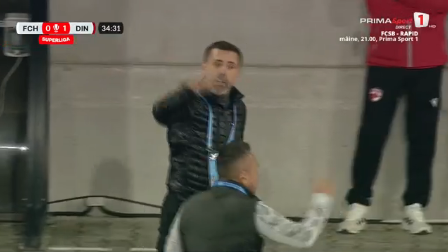 Hermannstadt - Dinamo: ieșire nervoasă Kopic. Foto: captură Prima Sport