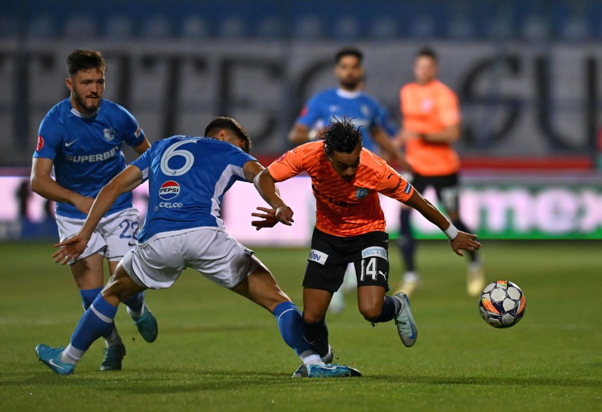 Farul - Universitatea Craiova (12).jpg