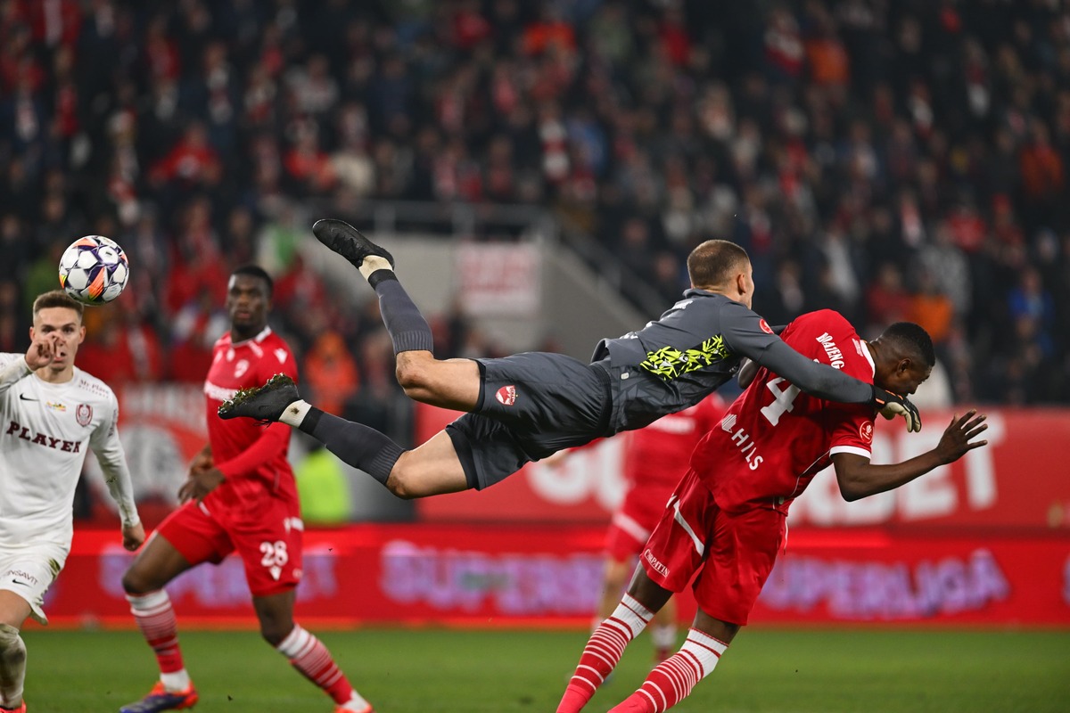 Golul lui Louis Munteanu din Dinamo - CFR