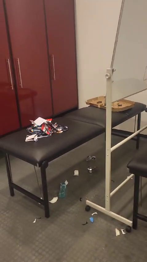 Cum au lăsat kosovarii vestiarul FOTO Capturi tiktok.com mariancodirla86 (22).jpg