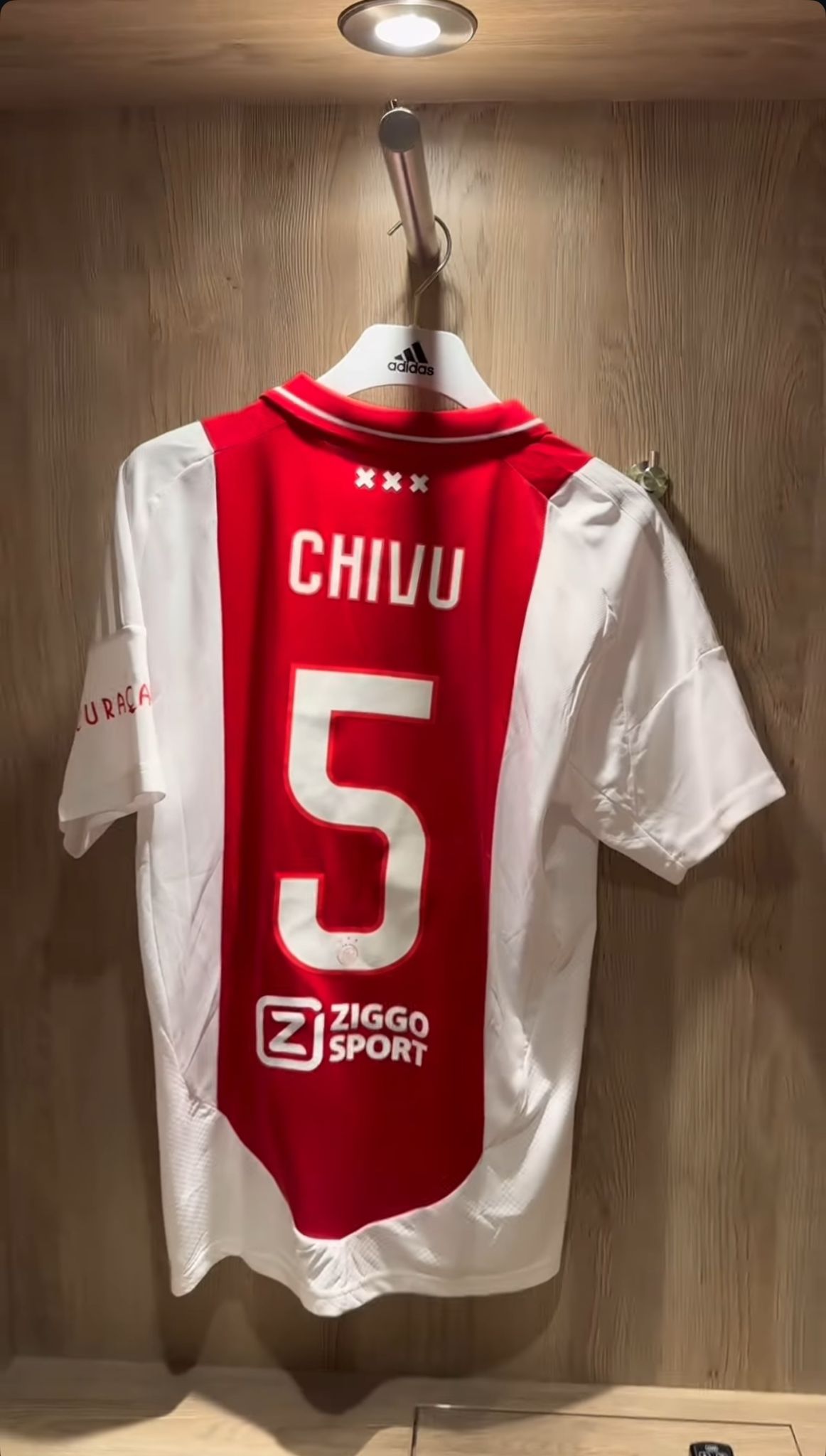 Tricoul lui Cristian Chivu în meciul legendelor Ajax Amsterdam - Real Madrid
