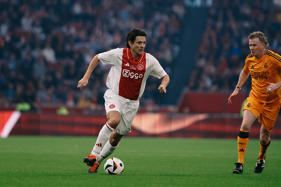 Ajax Amsterdam a sărbătorit 125 de ani de la înființare cu un meci vs. legendele lui Real Madrid. Foto: ajax.nl