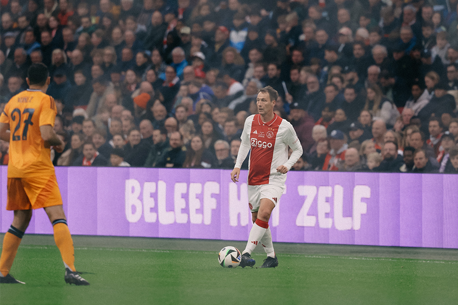 Ajax Amsterdam a sărbătorit 125 de ani de la înființare cu un meci vs. legendele lui Real Madrid. Foto: ajax.nl