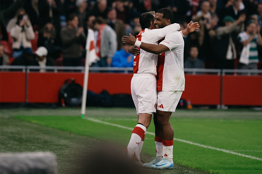Ajax Amsterdam a sărbătorit 125 de ani de la înființare cu un meci vs. legendele lui Real Madrid. Foto: ajax.nl