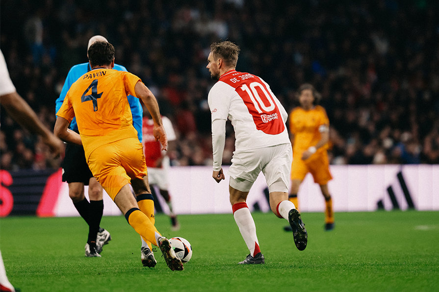 Ajax Amsterdam a sărbătorit 125 de ani de la înființare cu un meci vs. legendele lui Real Madrid. Foto: ajax.nl