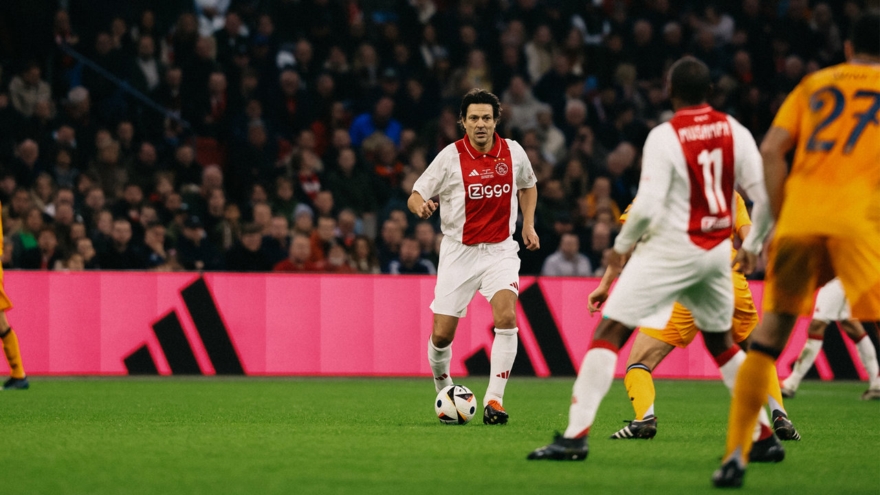 Ajax Amsterdam a sărbătorit 125 de ani de la înființare cu un meci vs. legendele lui Real Madrid. Foto: ajax.nl